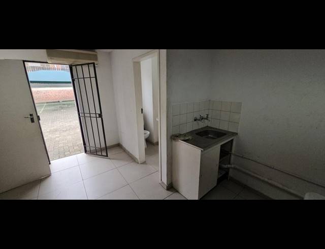 INDUSTRIAL PROPERTY TO RENT IN HALFWAY HOUSE